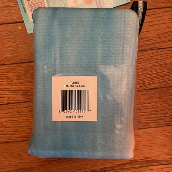 Microfiber Beach Towel - Picture 3 of 5